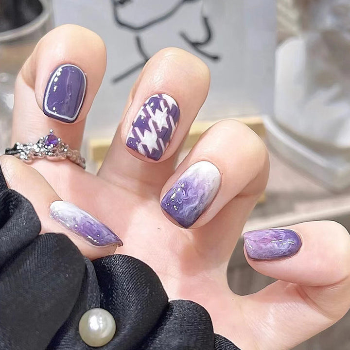 High-end luxury checkered nail art