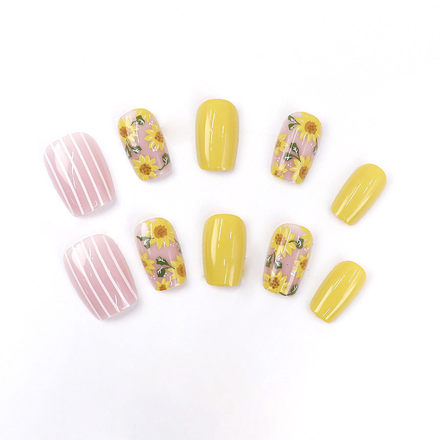 Fresh and light "ins" style vintage oil painting sunflower nail art