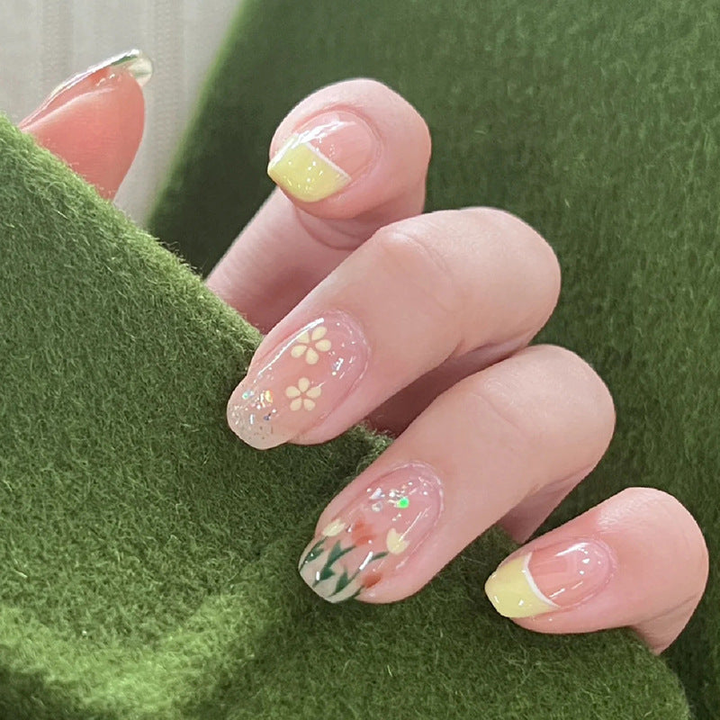 Shimmer powder tulip-shaped nail polish