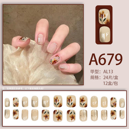 Nude sexy flower manicure
