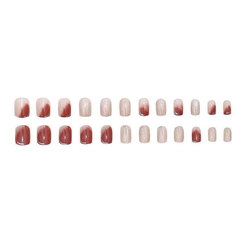 Fresh and light glitter polish for a gentle and simple nail art.