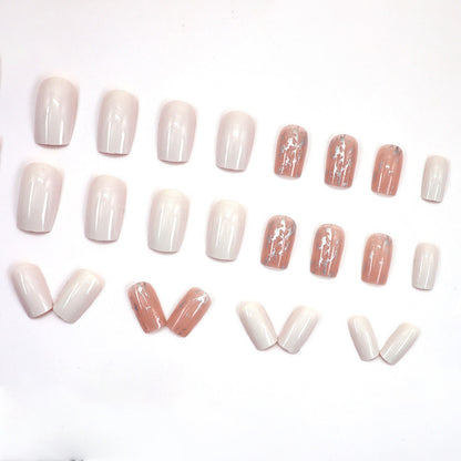 Simple and fashionable white manicure