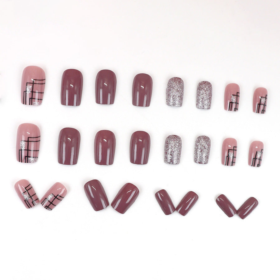 Simple "In Style" minimalist nail art