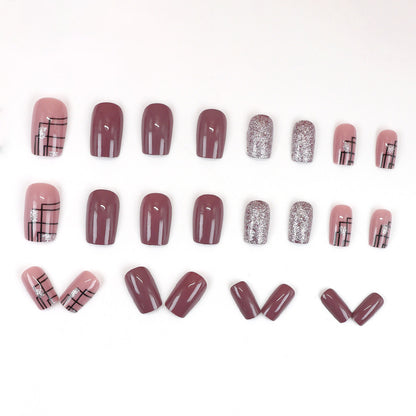 Simple "In Style" minimalist nail art