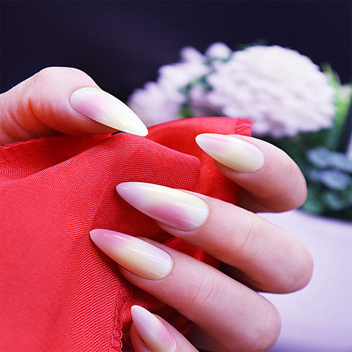 Mature and pure desire manicure