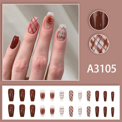 Love-themed caramel-colored high-end atmosphere-enhancing nail art