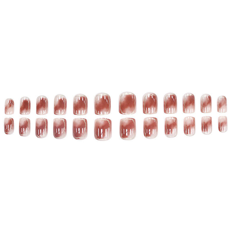 Simple and fashionable manicure