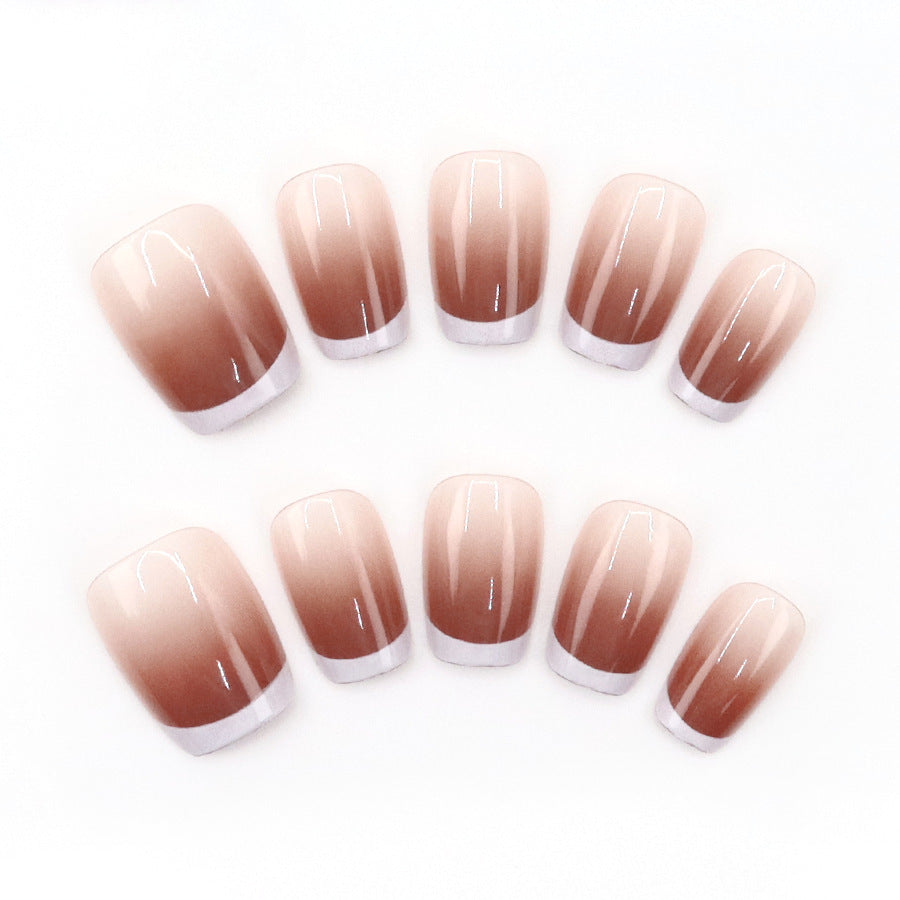 Simple and unique solid-color manicure