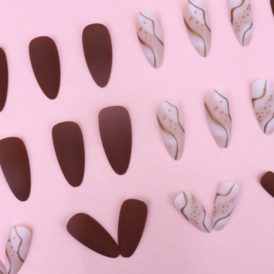 Sweet and cool girl style, brown gold-plated lines, almond-shaped manicure