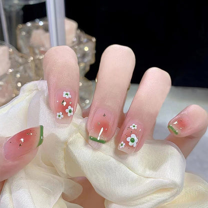 Sweet and adorable youth-themed nail art