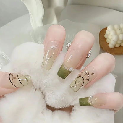 Fresh and light atmosphere-themed manicure