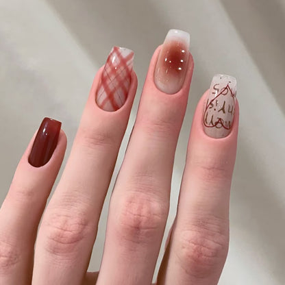 Love-themed caramel-colored high-end atmosphere-enhancing nail art