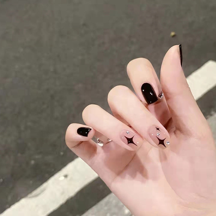 Hot girl style manicure