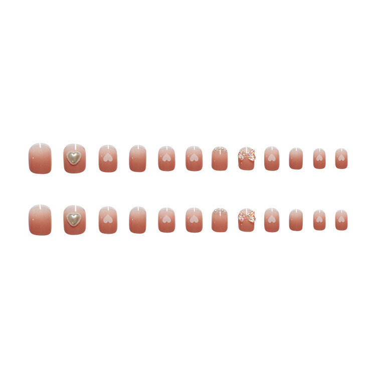 Gradual heart-shaped nail art with cute and unique style
