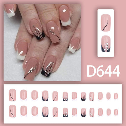 Flash-striking nail polish manicure