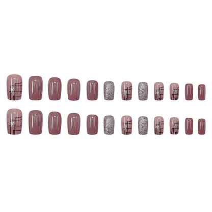Simple "In Style" minimalist nail art