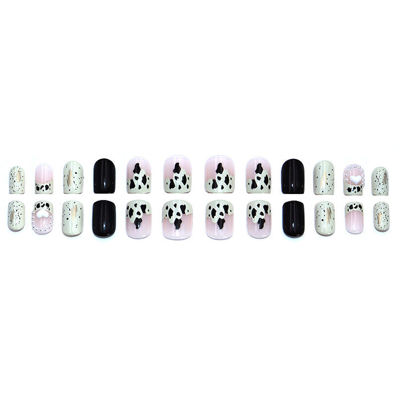 Simple yet stylish personalized nail art