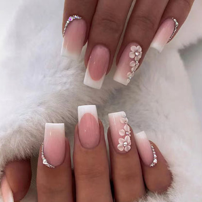 Simple and fashionable flower-themed nail decoration