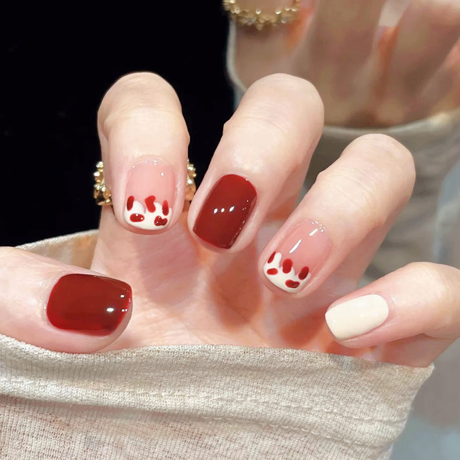 Sweet, light and fresh atmosphere, high-end and elegant manicure