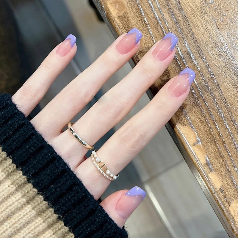 Fresh and simple, with a unique and intense erotic style of manicure.