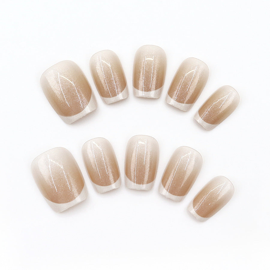 Sweet simple and fashionable high-end style manicure