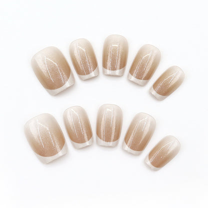 Sweet simple and fashionable high-end style manicure