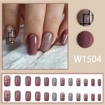 Simple "In Style" minimalist nail art
