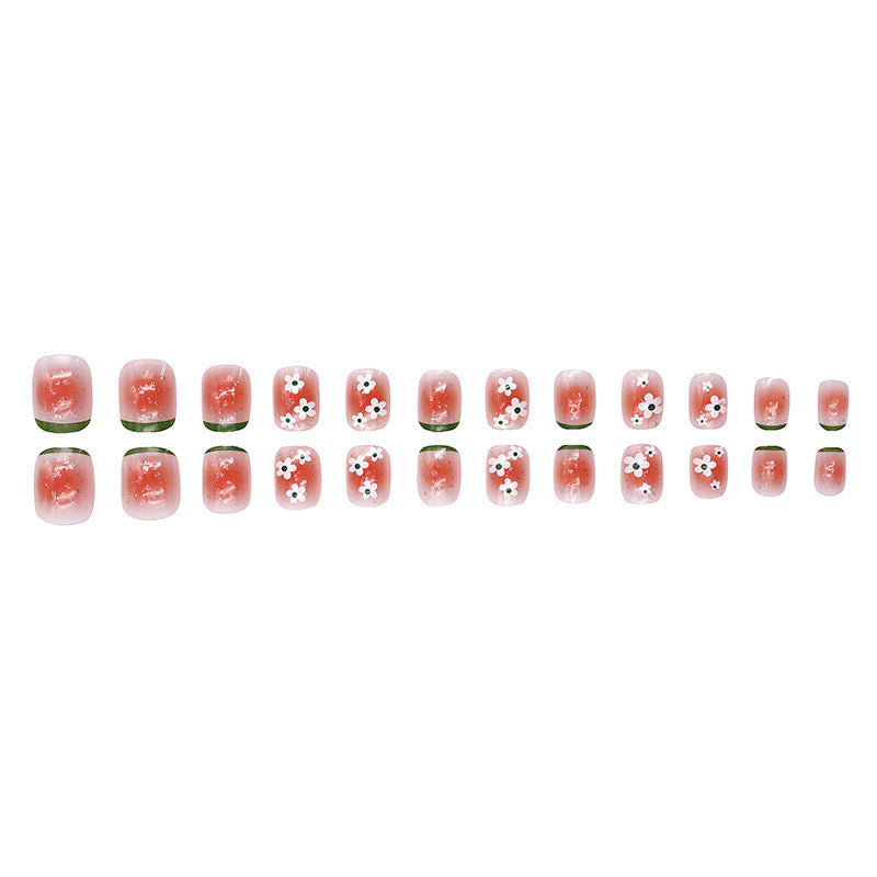 Sweet and adorable youth-themed nail art