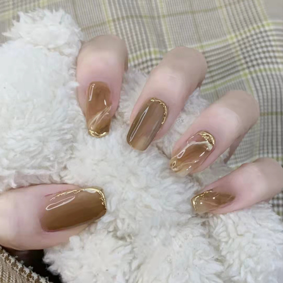 Sexy and passionate mature lady-style manicure