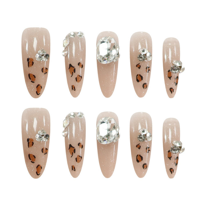 Cat-eye leopard print manicure