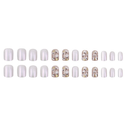 Minimalist Girl Soft and Fresh Nail Art