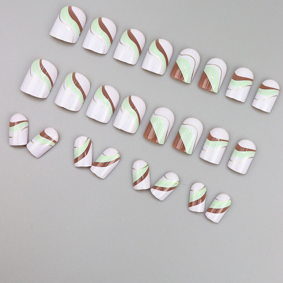 Vintage patterned nail art