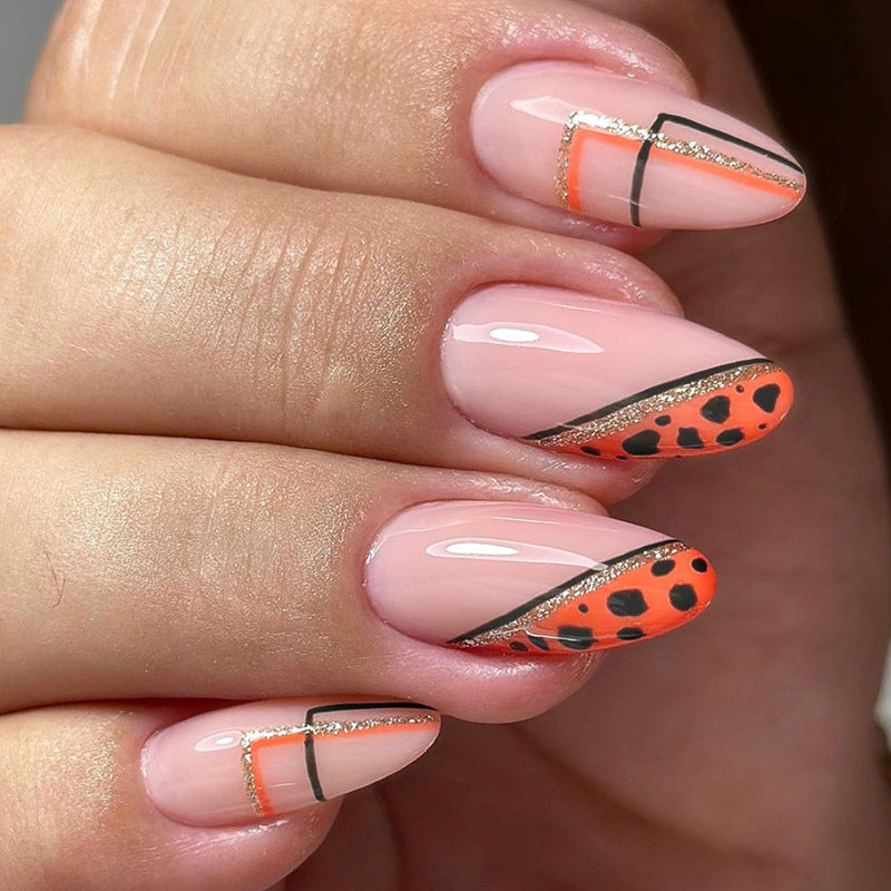 Sweet, cool, tomboyish leopard-print manicure