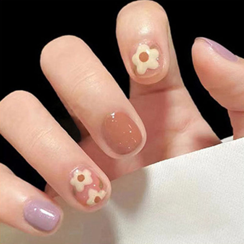 Internet celebrity's Instagram-style manicure