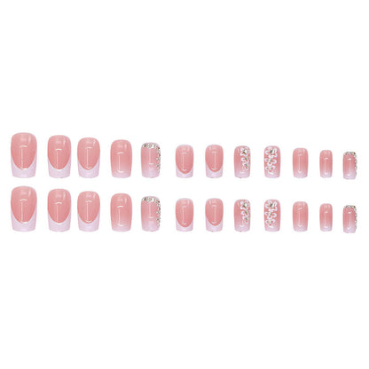 Simple and fashionable flower-themed nail decoration