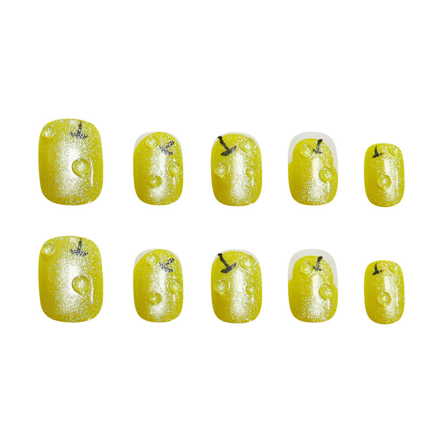 Green Snow Pear Three-Dimensional Cat Eye Nail Art