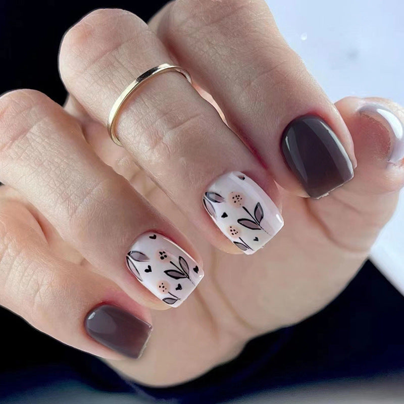 Floral pattern manicure