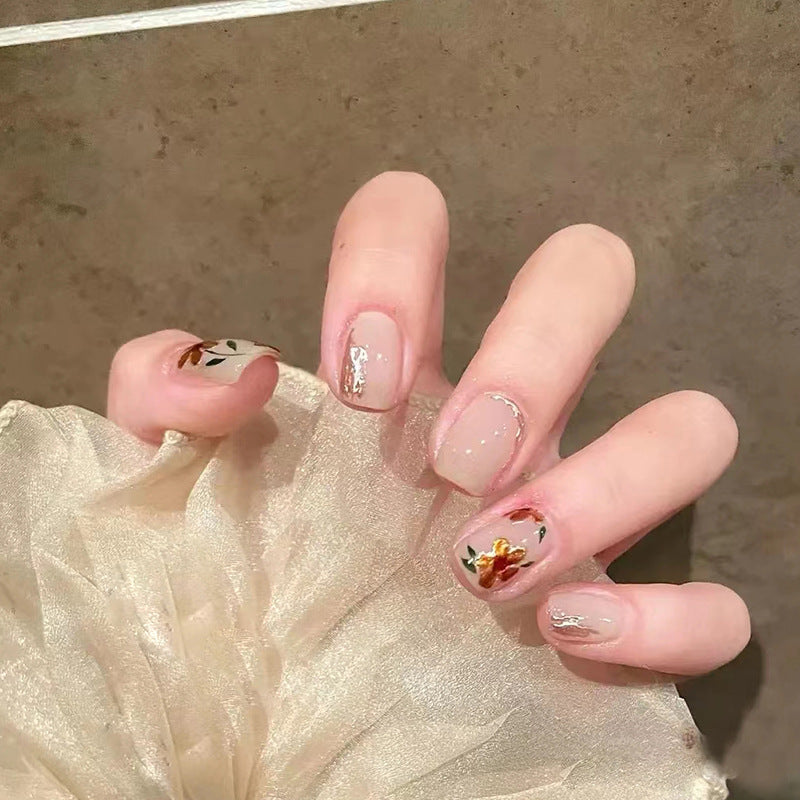 Nude sexy flower manicure
