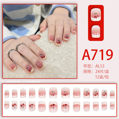 Gentle, sweet and sophisticated nail art