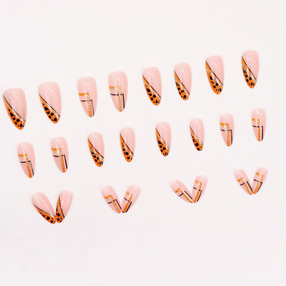 Sweet, cool, tomboyish leopard-print manicure