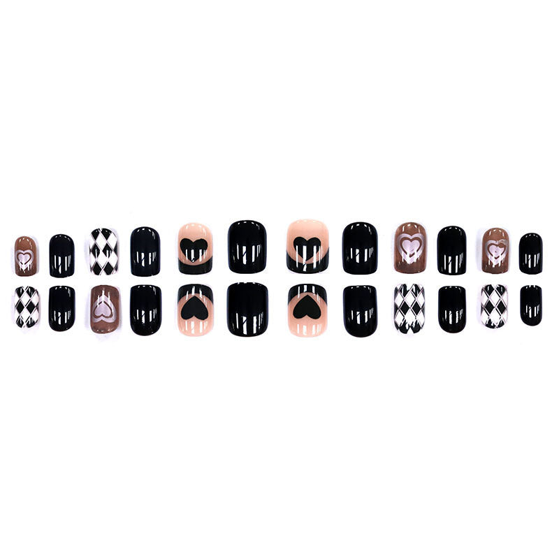 Sweet, cool and spicy girl style manicure