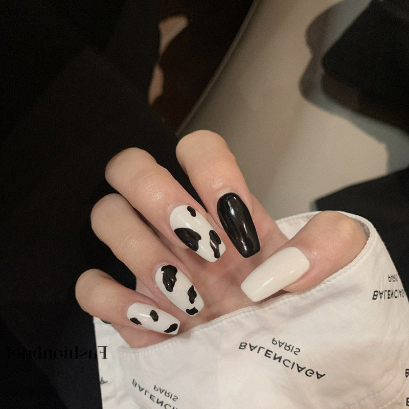 Ballet black and white manicure