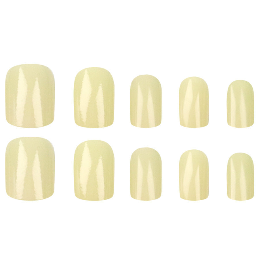 Macaron cream yellow manicure