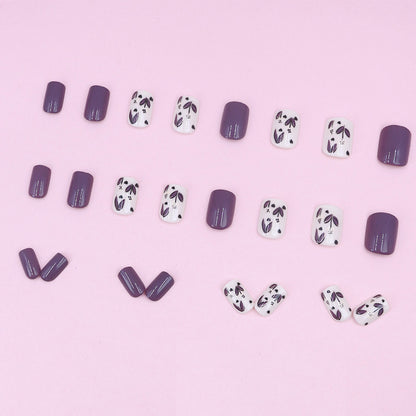 Floral pattern manicure