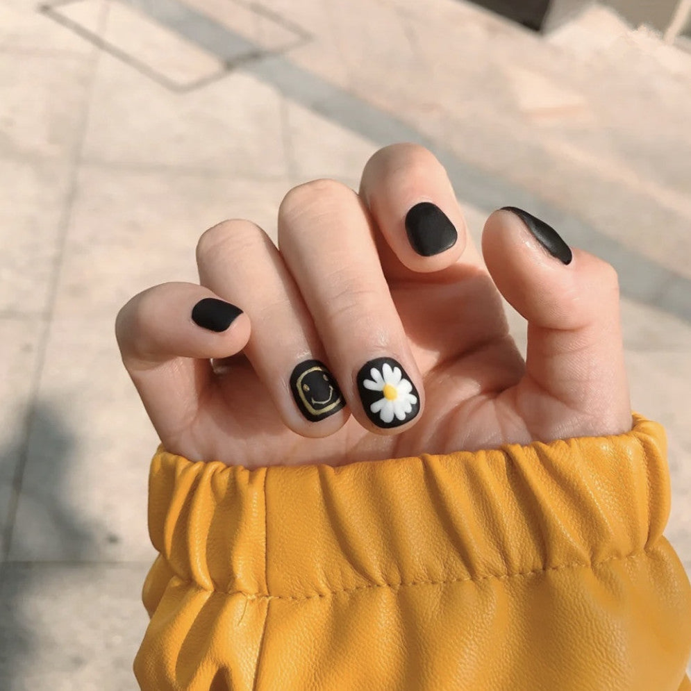 Daisy powder black nail polish