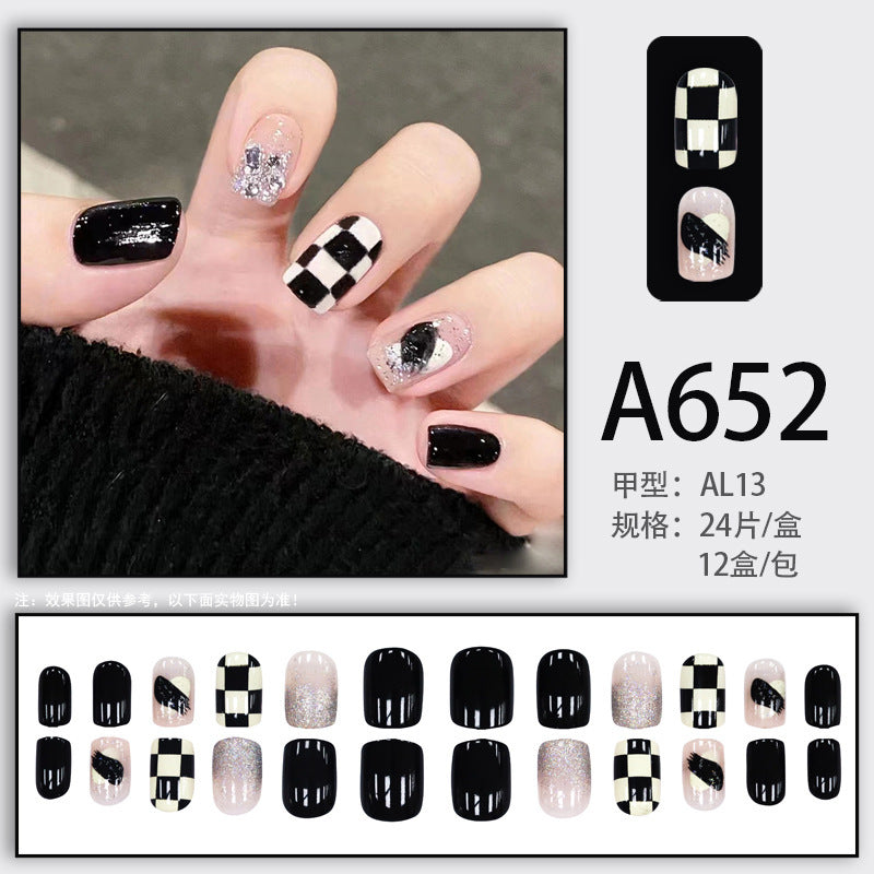 Ins-style checkered nail polish