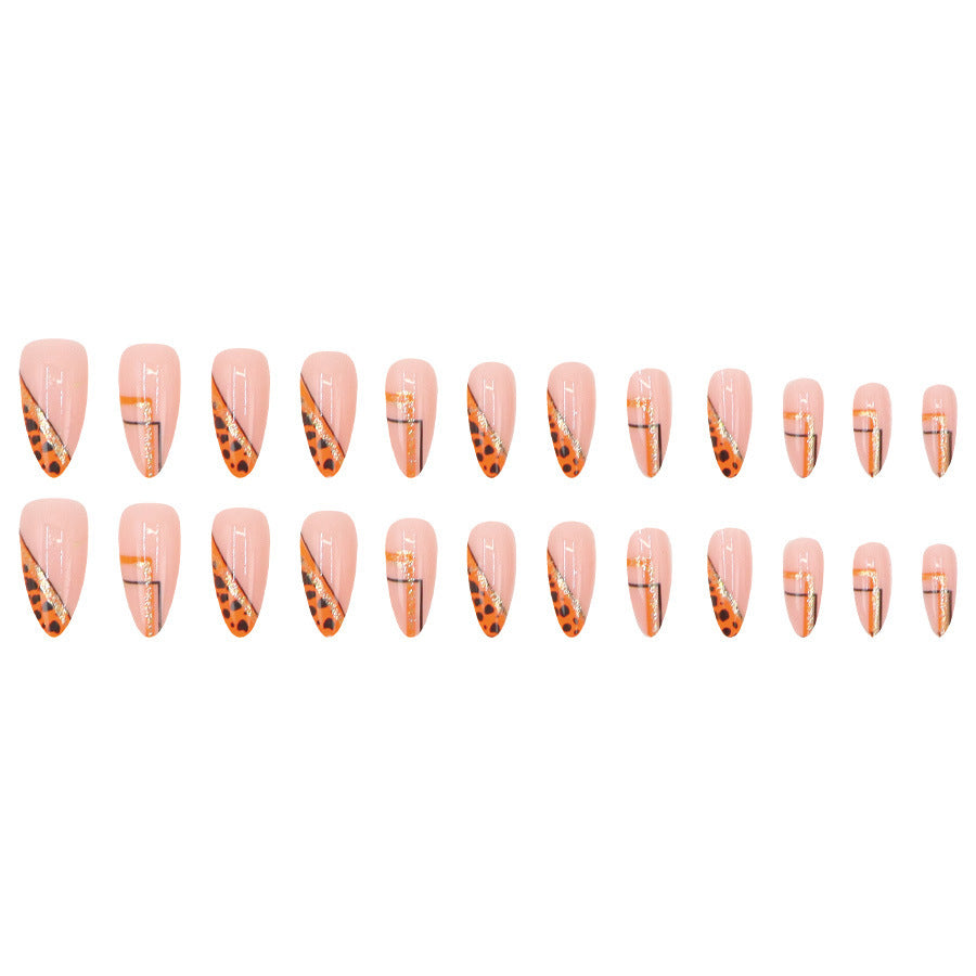 Sweet, cool, tomboyish leopard-print manicure