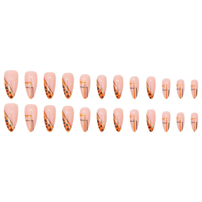 Sweet, cool, tomboyish leopard-print manicure