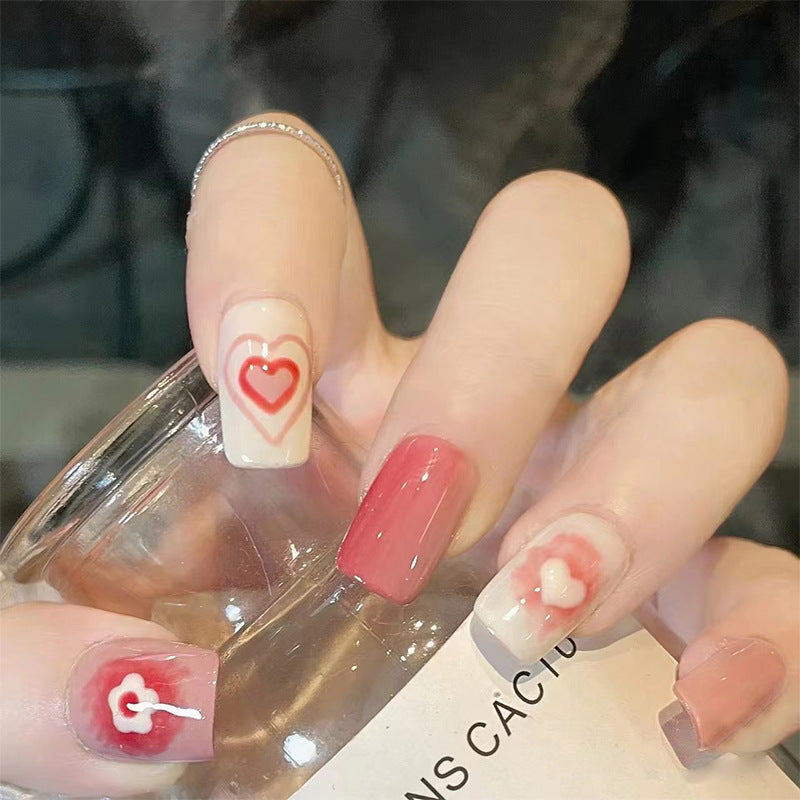 Pink and white heart-shaped small flower nail art