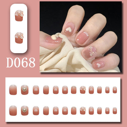 Gradual heart-shaped nail art with cute and unique style